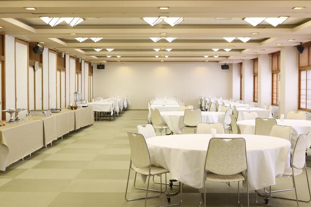 Hotel Sankeien Sapporo Buitenkant foto