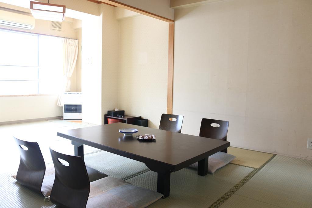 Hotel Sankeien Sapporo Kamer foto