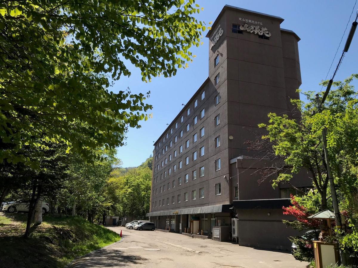 Hotel Sankeien Sapporo Buitenkant foto